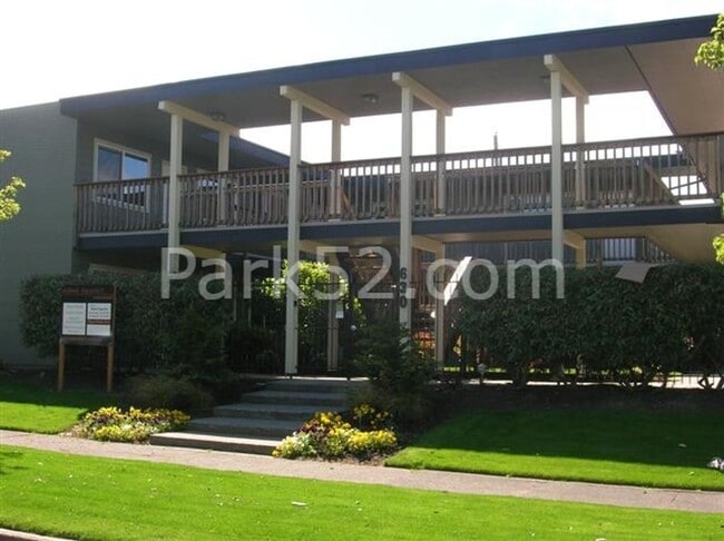 Photo - 2 bedroom 1 bathroom Condo in North Tacoma! Unit #11