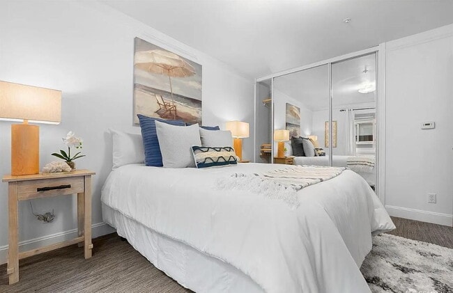 Photo - 1-bedroom, 1-bathroom apartment just moments from the breathtaking shores of Ocean Beach.