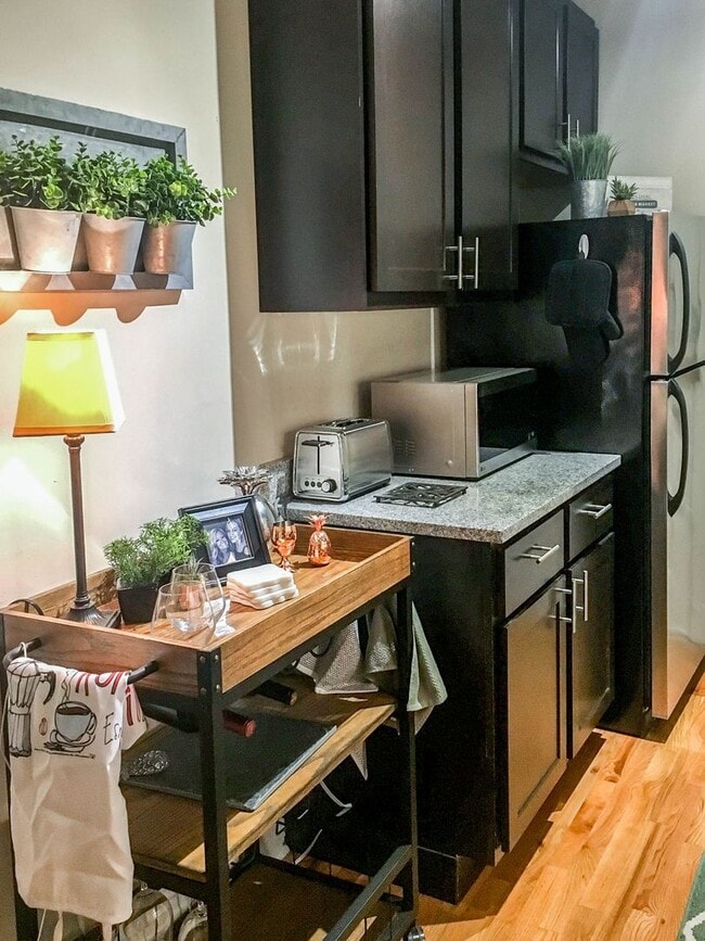 Photo - 4717 N Leavitt St Unidad 2