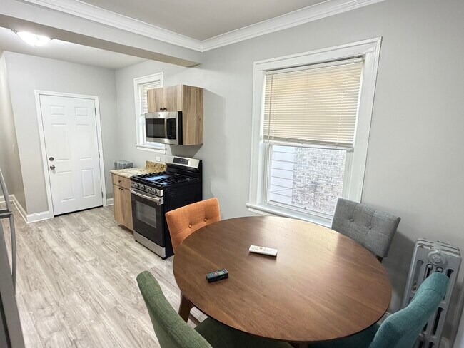 Photo - 5842 W Barry Ave Unit 2E