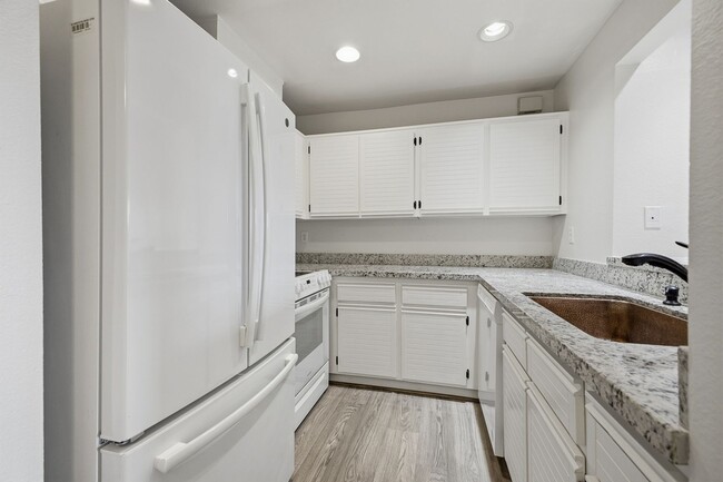 Photo - Modern 2 Bed / 2 Bath Condo with Private Patio in Desirable Le Parc Community – Chino Hills Unidad 55
