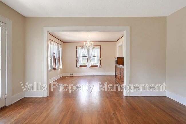 Photo - 1760 Winter St SE