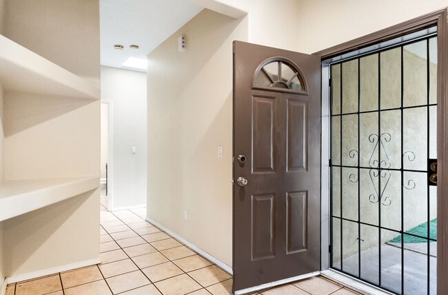 Photo - 1221 Paisano St NE