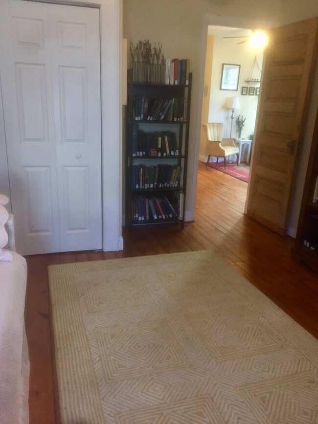 front bedroom - 76 Nash St