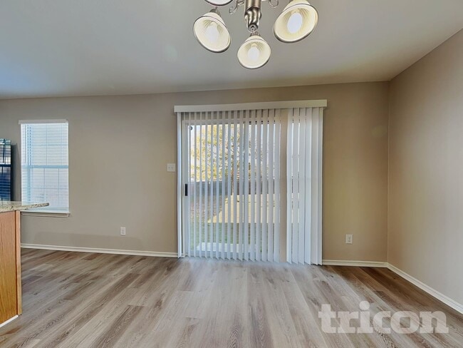 Photo - 160 Hinge Path