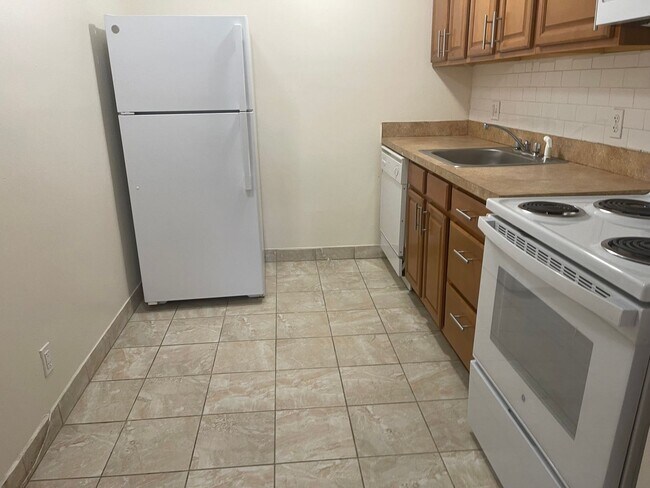 Photo - PACKRDS CORNER Modern 2 BED FOR 2.1.2026 1 Free month