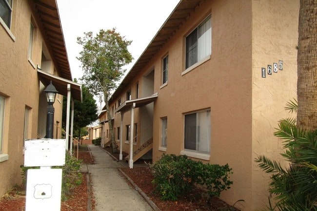 The Villas Apartments - South Daytona Apartments