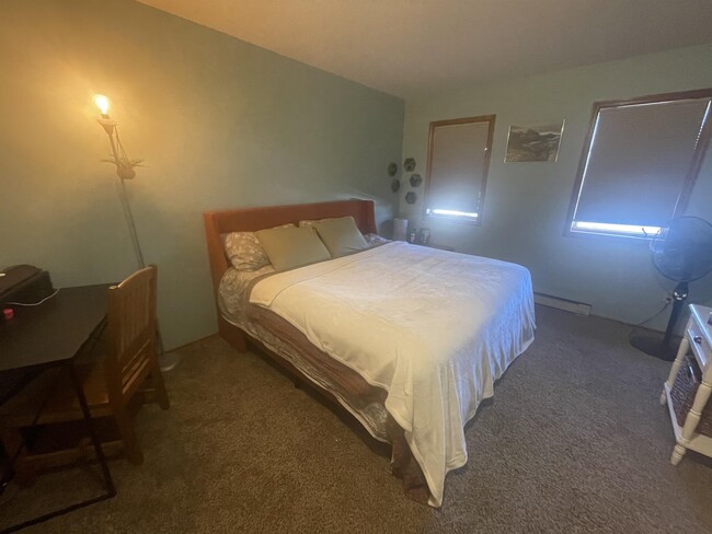 Photo - 1612 W Olive St Townhome