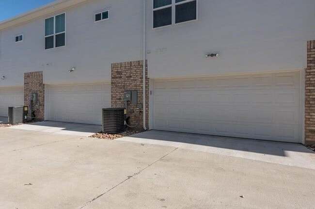 Photo - 203 Belleville Dr