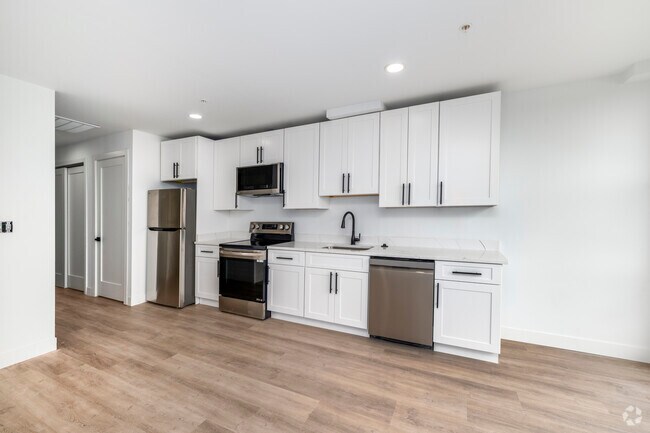 Building Photo - 5702-5708 Georgia Ave NW Rental