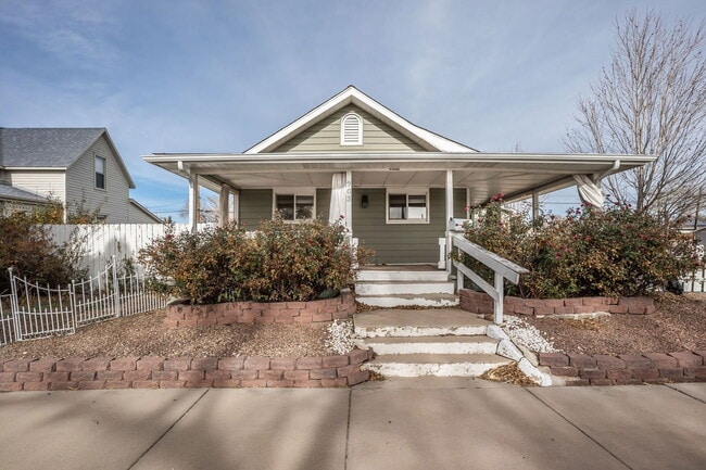 Photo - 903 W 15th St