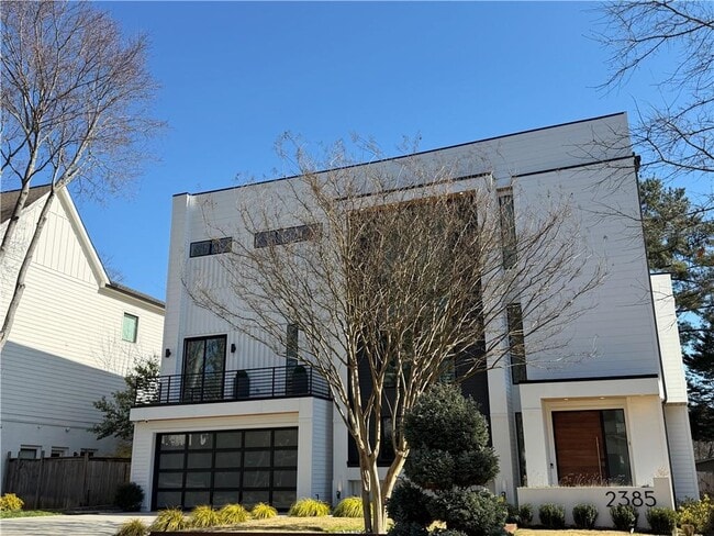 Photo - 2385 Nesbitt Dr NE