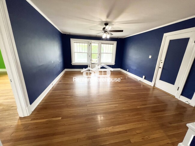 Photo - 406 E 43rd St Unit Apt 3E