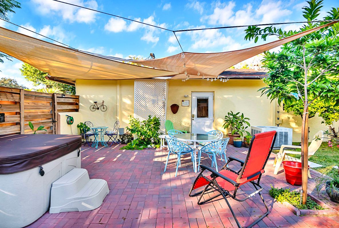 Photo - 5880 SW 32nd Terrace Unidad 1