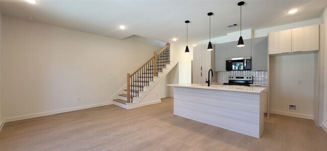 Photo - 1033 North Ln Unidad A