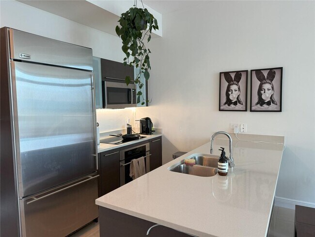 Photo - 55 SE 6th St Unidad 4106