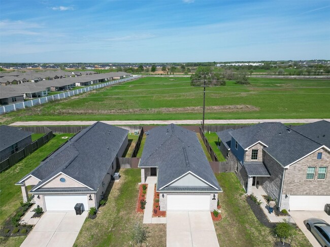 Building Photo - 7446 French Quarter Ct