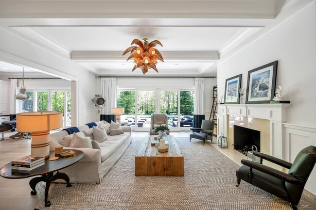 Photo - 22 E Woods Path