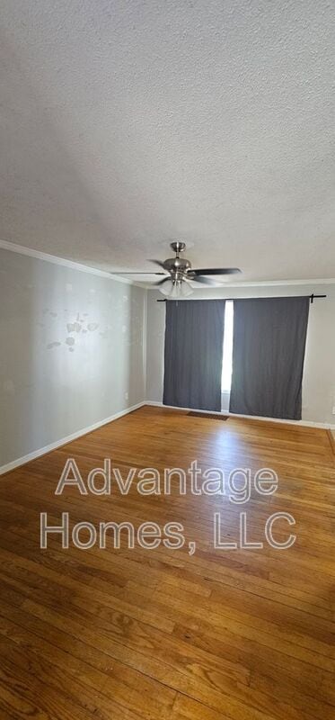 Photo - 7228 Linden St