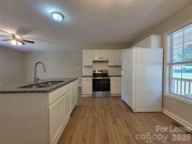 Photo - 1225 Beard St
