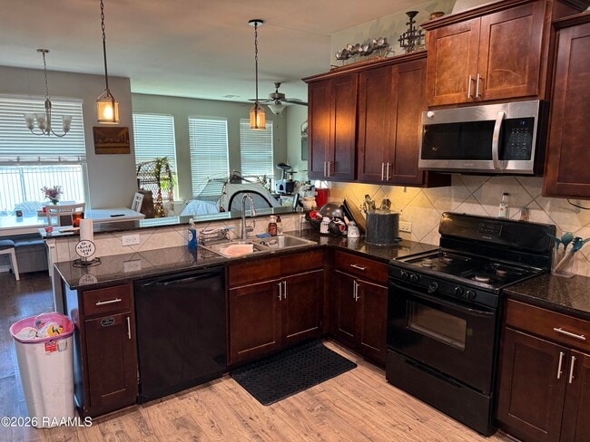 Photo - 121 Merrydale Ln