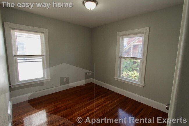 Photo - 34 Russell St Unit #2