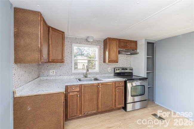 Photo - 126 Poe Dr