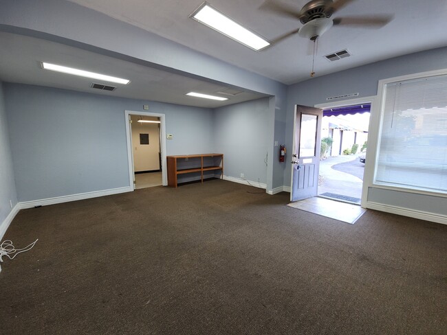 Building Photo - 805 Walnut St Unit 1 Rental