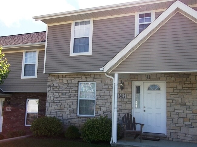Building Photo - 2412 S Woolery Mill Dr Unit 2412