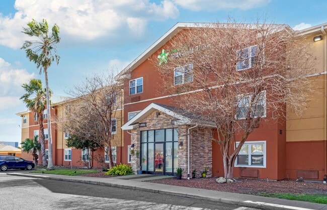 Furnished Studio-Corpus Christi - Staples