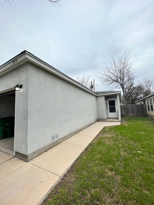 Newly Renovated Duplex in NE San Antonio! - Newly Renovated Duplex in NE San Antonio! Townhome