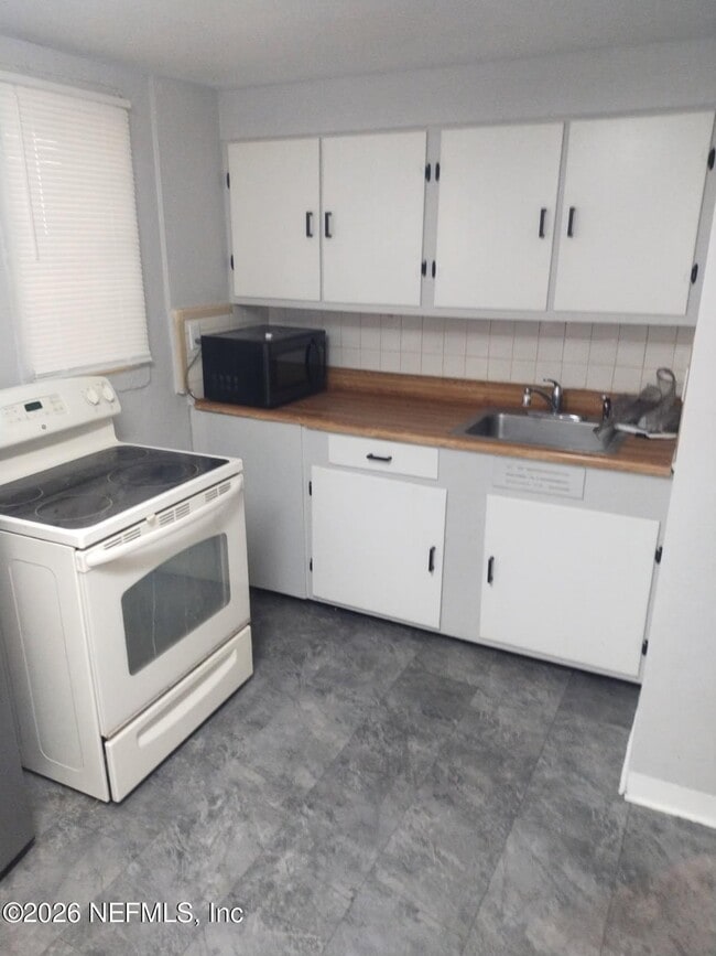 Photo - 5340 Kingsbury St