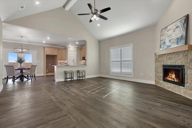 Photo - 136 Calvin Dr