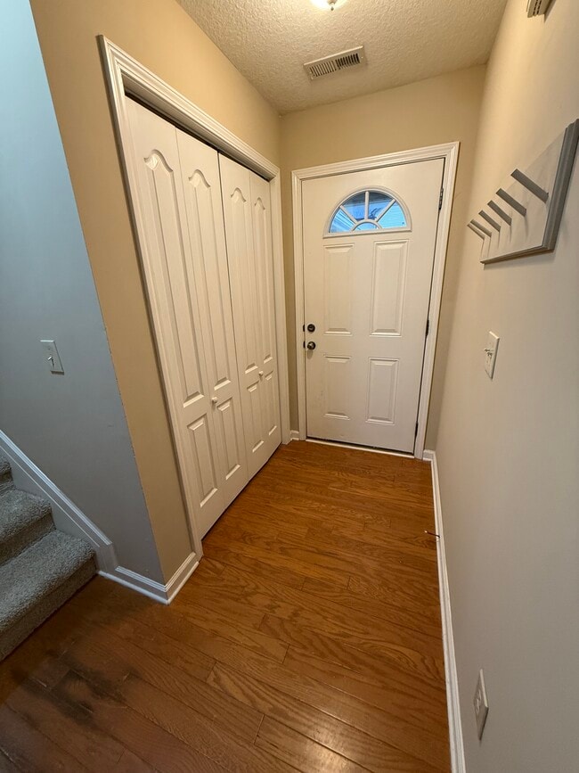 Photo - 9907 Thunderbolt Way