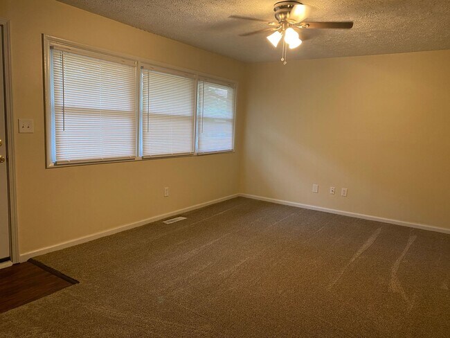 Photo - 379 Rosemont Ave