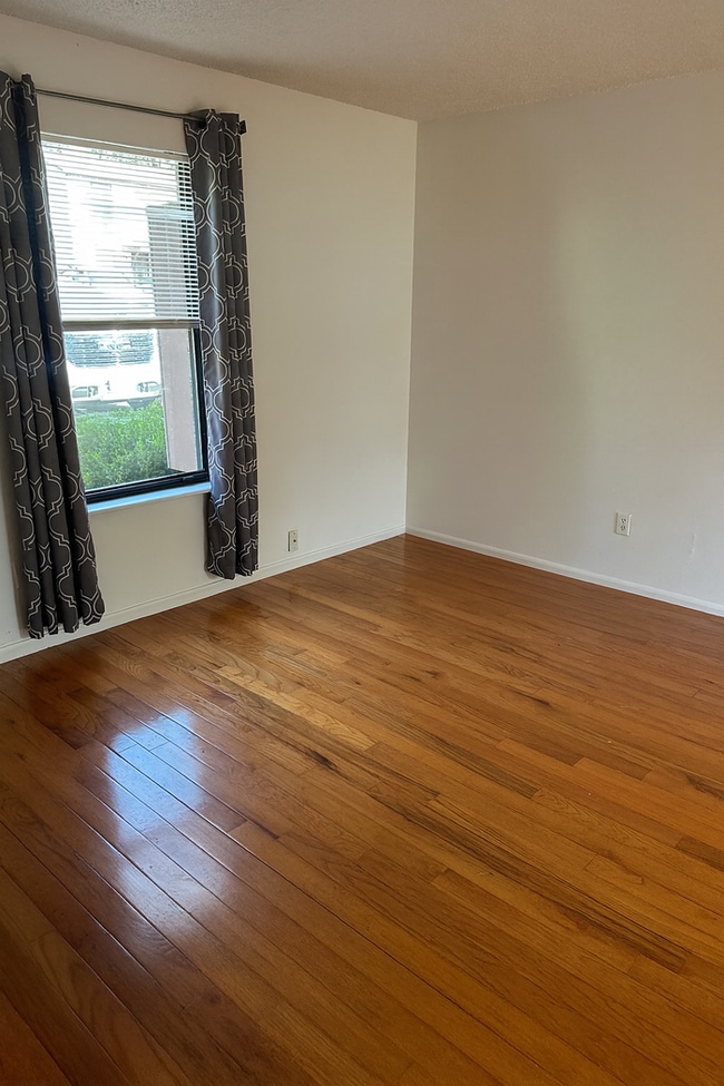 Photo - 2512 Elmwood Pkwy