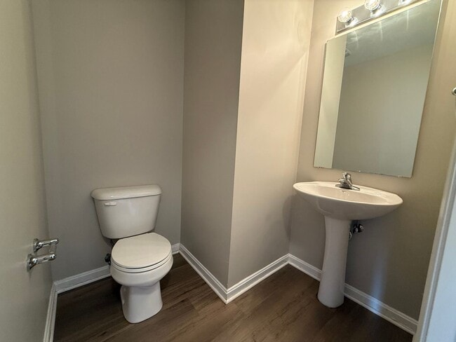 Photo - LARGE BEAUTIFUL 3 Bedroom 2.5 Bath Townhou...