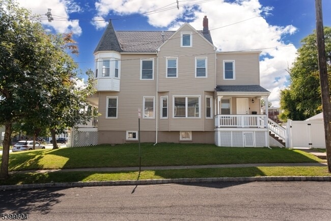 Photo - 122 N Fullerton Ave