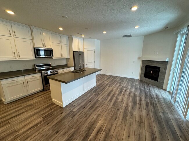 Photo - 3220 Quarry Springs Dr