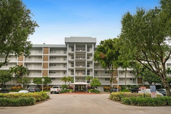 Building Photo - 3150 N Course Ln Unit 204