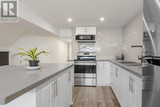 Photo - 66 Vanguard Dr