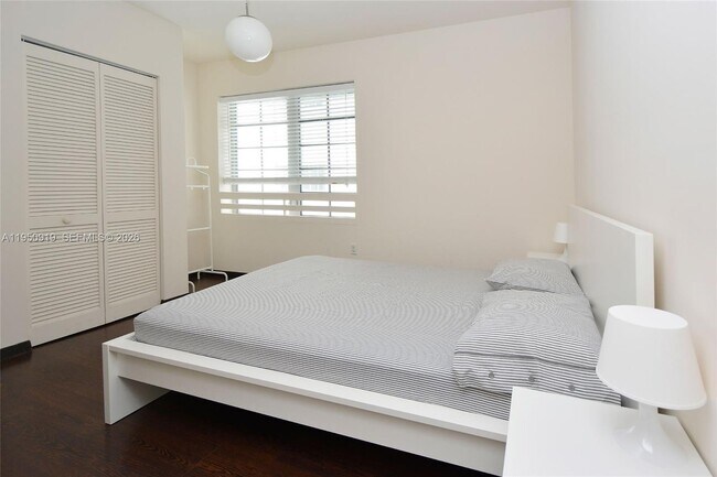 Photo - 435 21st St Unit 205