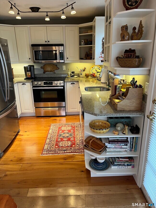 12 Masons Island Rd Unit 5