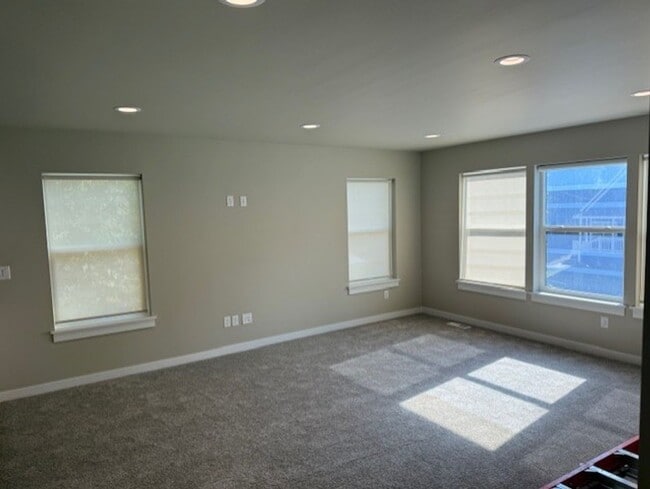 Photo - Beautiful brand new home in downtown Rosly...