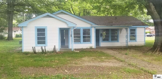 Building Photo - 1202 N McGuire Ave Rental