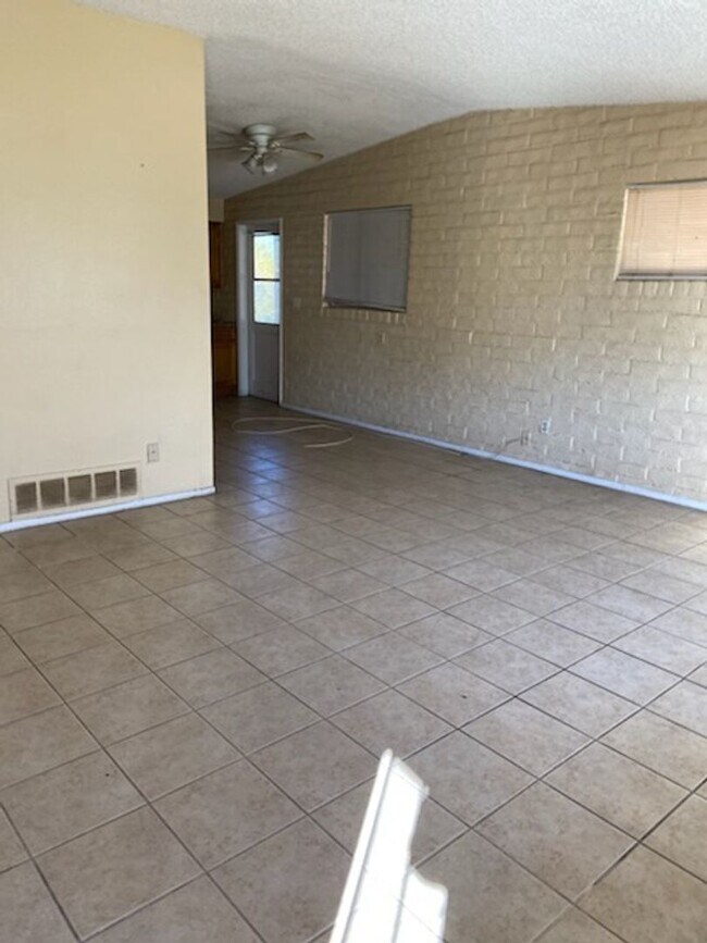1707 E Adelaide Dr Unit Adel1709A