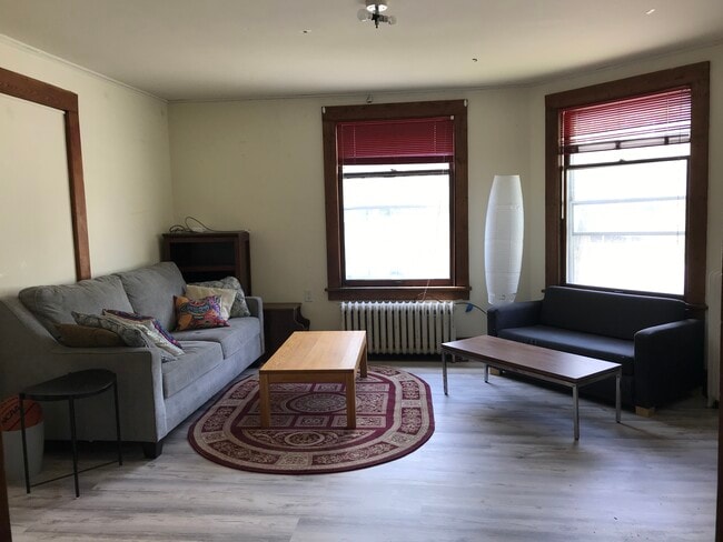 Photo - 111 Harvard Pl