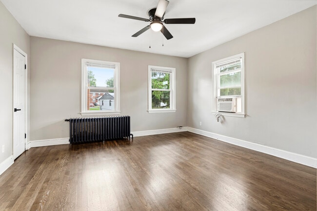 Photo - 3024 Nelson Pl SE