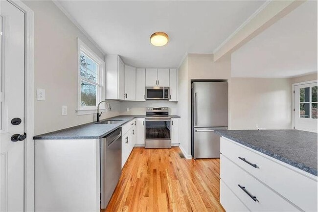 Photo - 1004 26th St SW