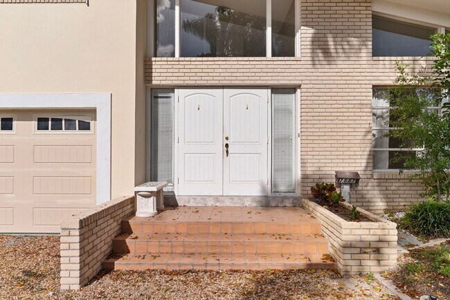 Photo - Waterfront 3 Bedroom in Yacht Club Estates